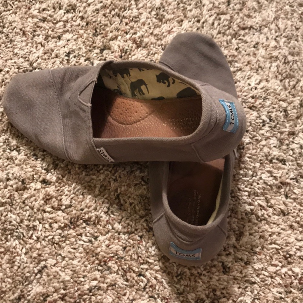 Toms